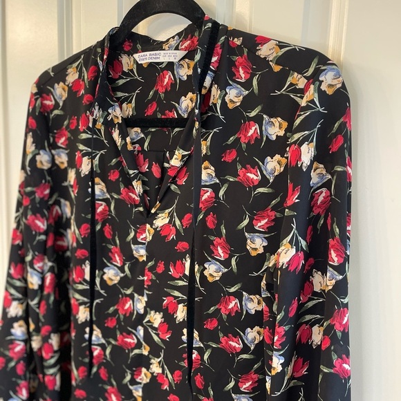 Zara z1975 Black Floral Velvet Tie Neck Long Sleeve Blouse Size Large - Picture 2 of 6